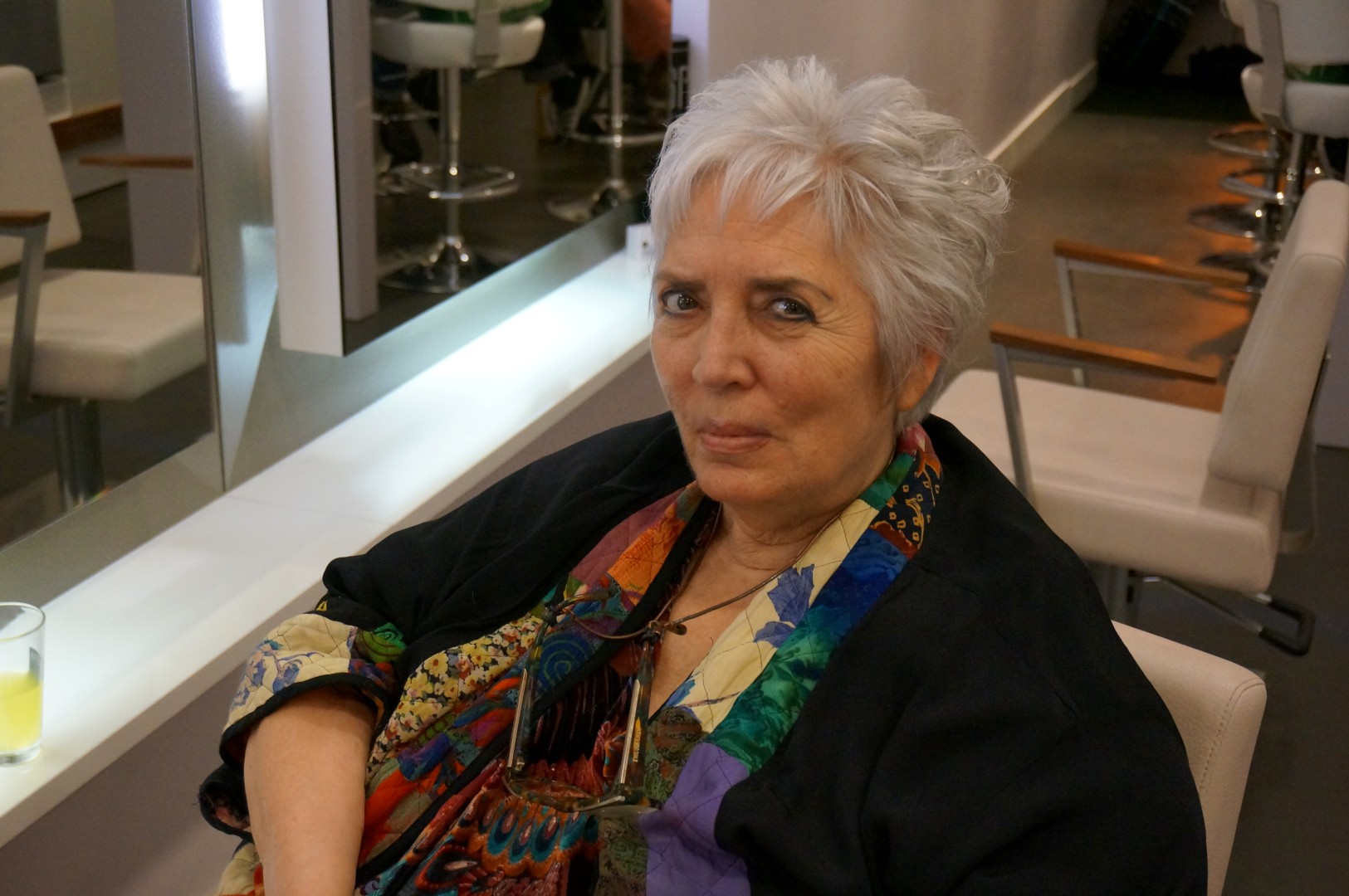 xie_tired_no_makeup_at__hairdresser_paul