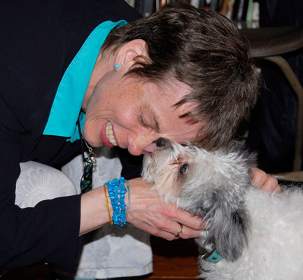 rati hugging suzie rati hugging suzie