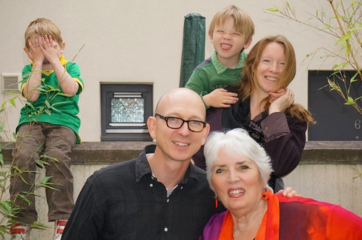 1291399_406872296091601_9669378_o