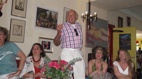 huub-checking-things-out.jpg huub-checking-things-out.jpg