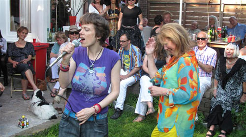 rati-singsand-myriam-dances.jpg rati-singsand-myriam-dances.jpg